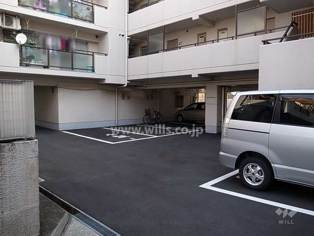 敷地内駐車場（屋外平面式）