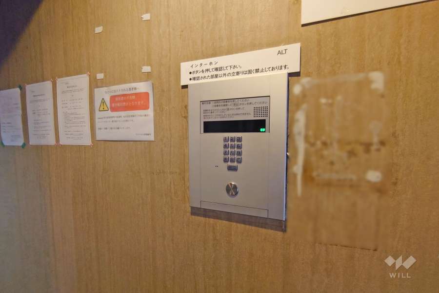 エントランスはオートロック付きです。