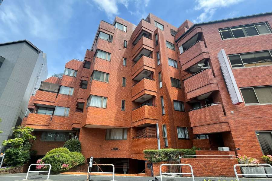 セントラル乃木坂の外観（北西側から）