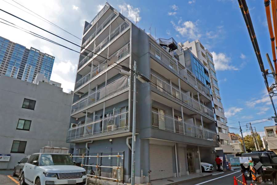 チサンマンション南麻布外観写真(東側から)