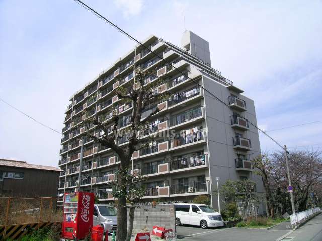 尼崎ビューハイツの外観（南東側から）