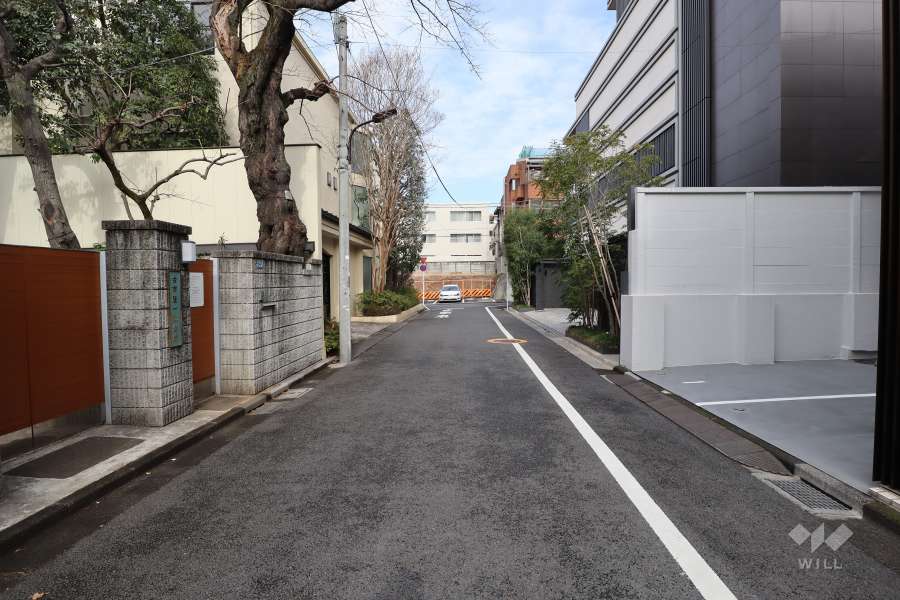 敷地北西側の前面道路