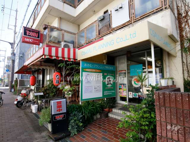 建物1階は店舗です。