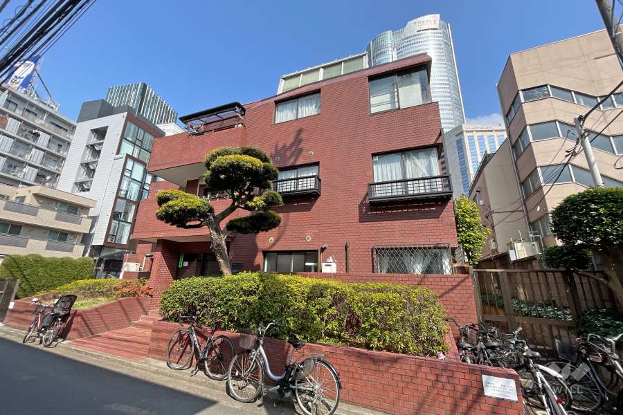 麻布タウンハウスの外観（南西側から）