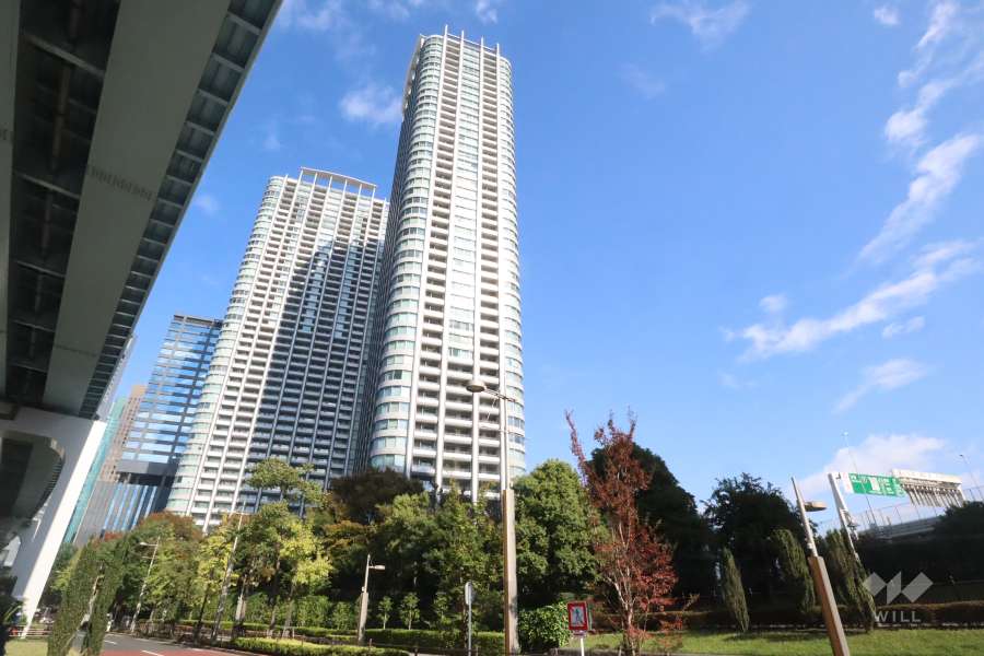 東京ツインパークスライトウイングの外観(南西側から)　　