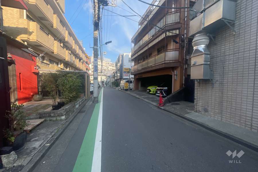 敷地北側の前面道路