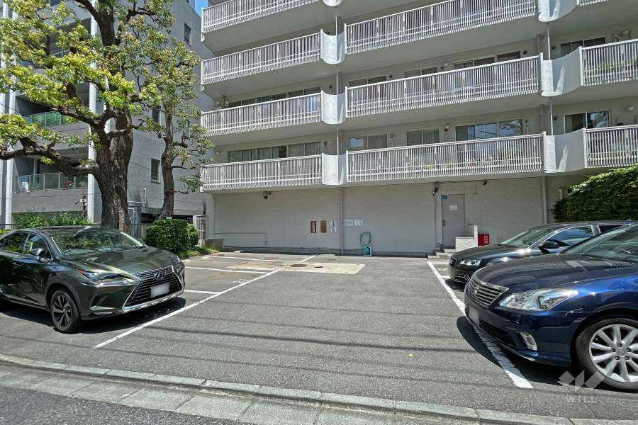 敷地内北側駐車場（屋外平面式）