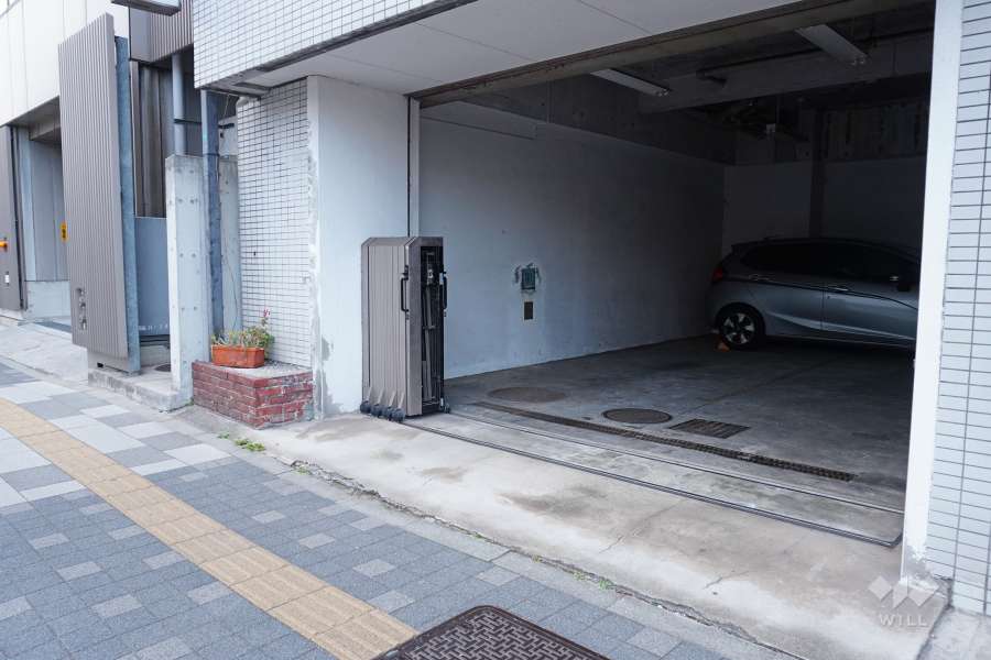 駐車場の出入り口