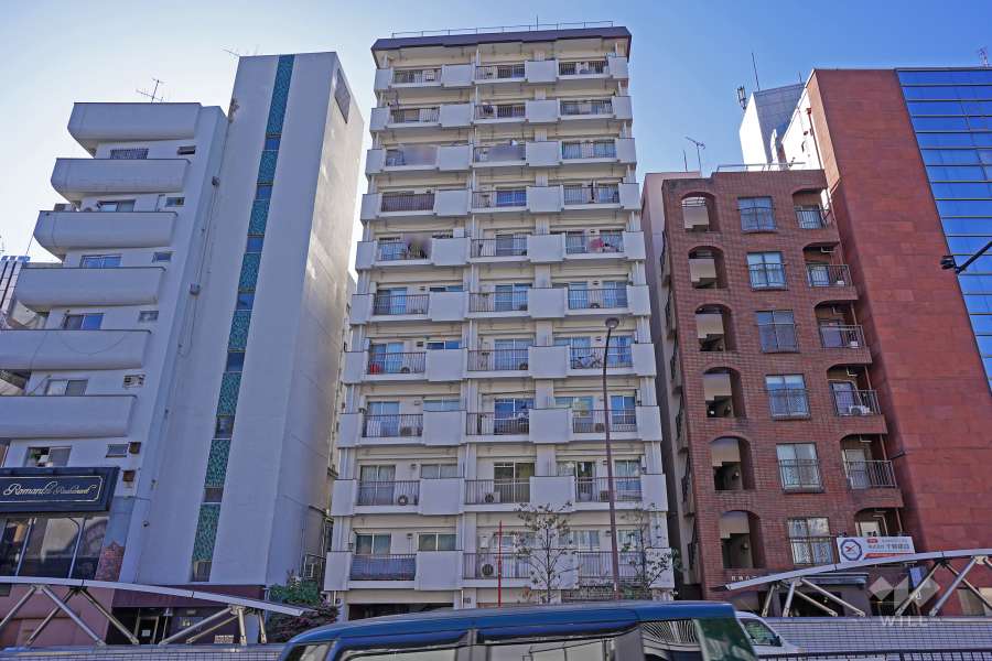 麻布永谷マンションの外観（北側から）