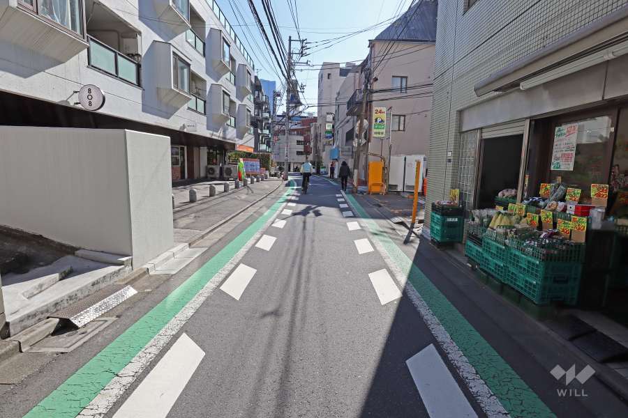 敷地南西側の前面道路