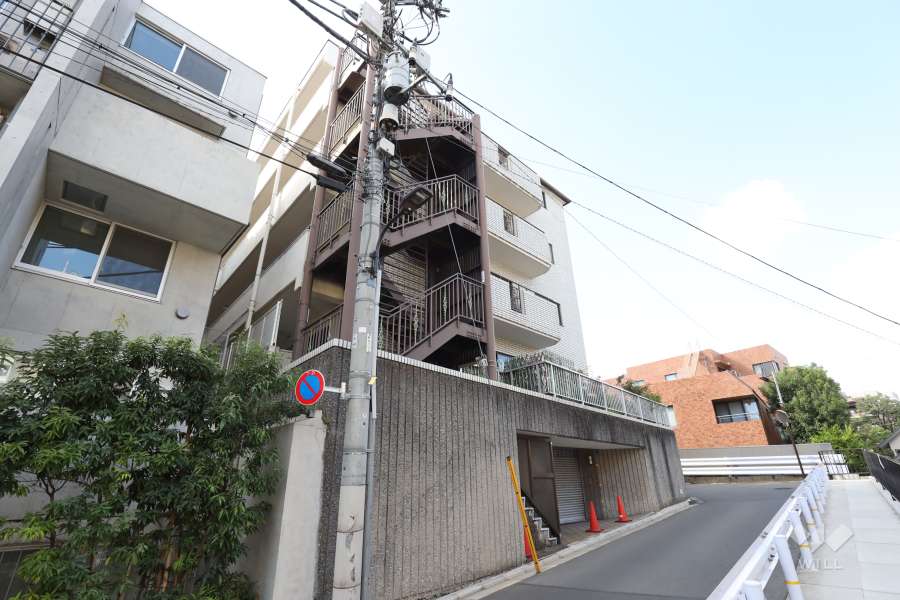 ローザ赤坂の外観（南東側から）