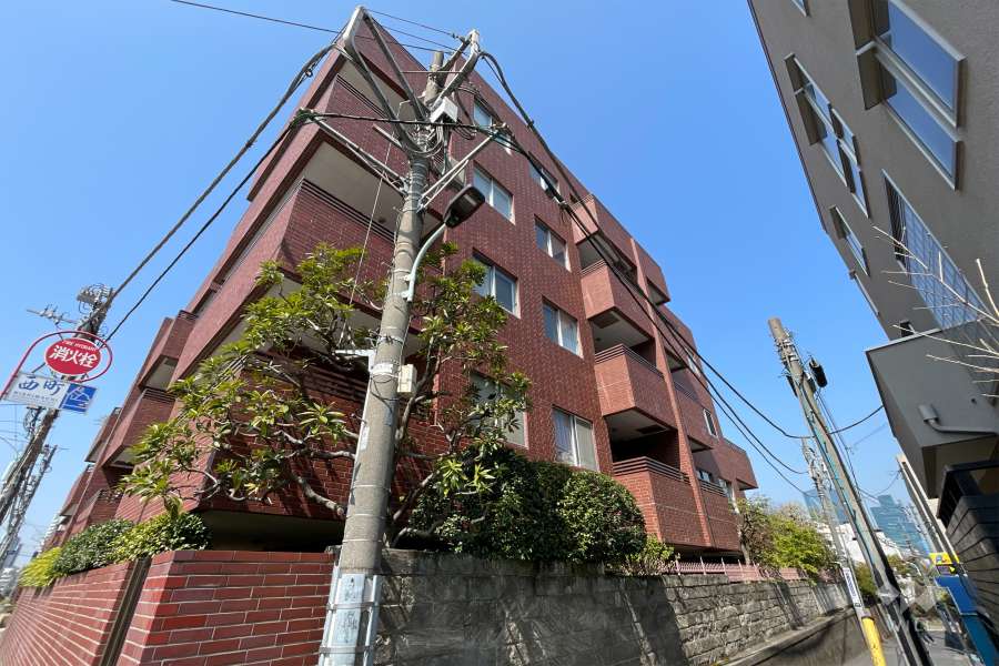 ロイヤル元麻布ガーデンの外観（南東側から）