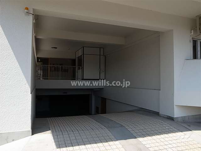 駐車場へのアプローチ