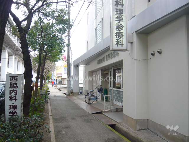 1階部分には病院が入っています。