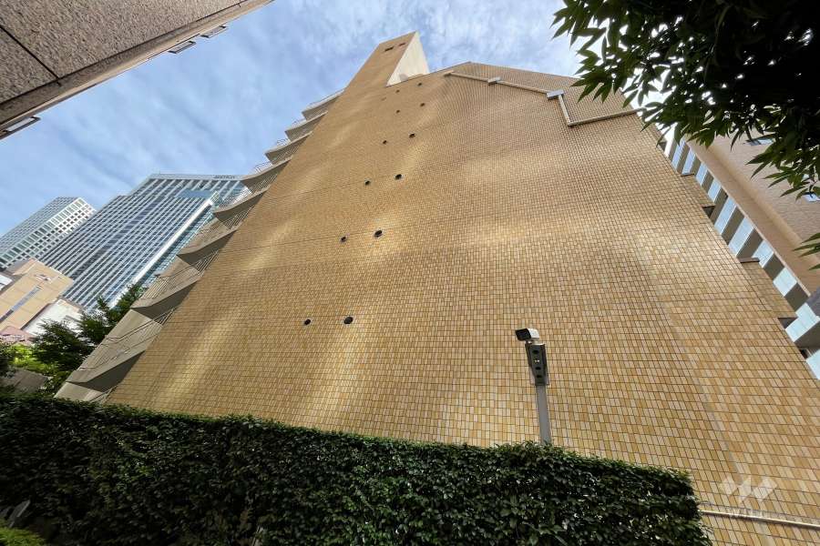 朝日虎ノ門マンションの外観（南西側から）　　