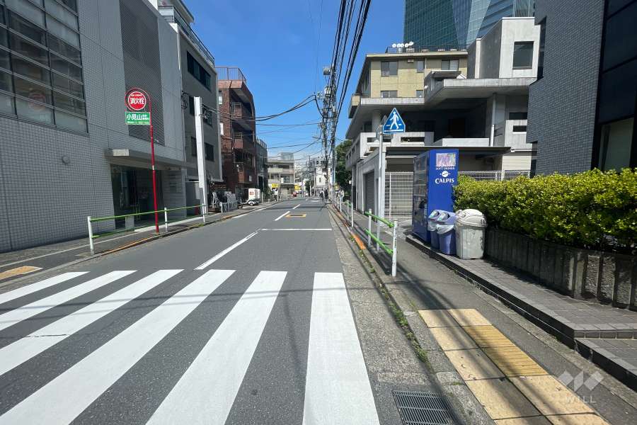 敷地の西側道路