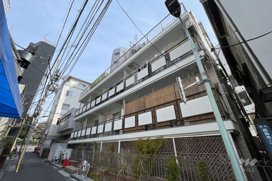 麻布霞町プリンスマンションの外観（南東側から）