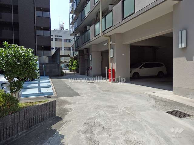 敷地内駐車場（屋外機械式と屋内平面式）