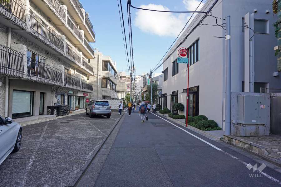 敷地南西側の前面道路