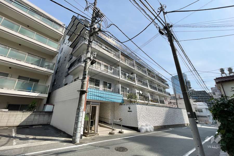 秀和麻布笄町レジデンスの外観（南西側から）