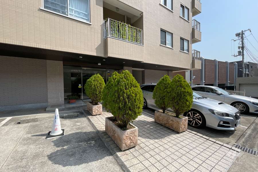 エントランスアプローチ　