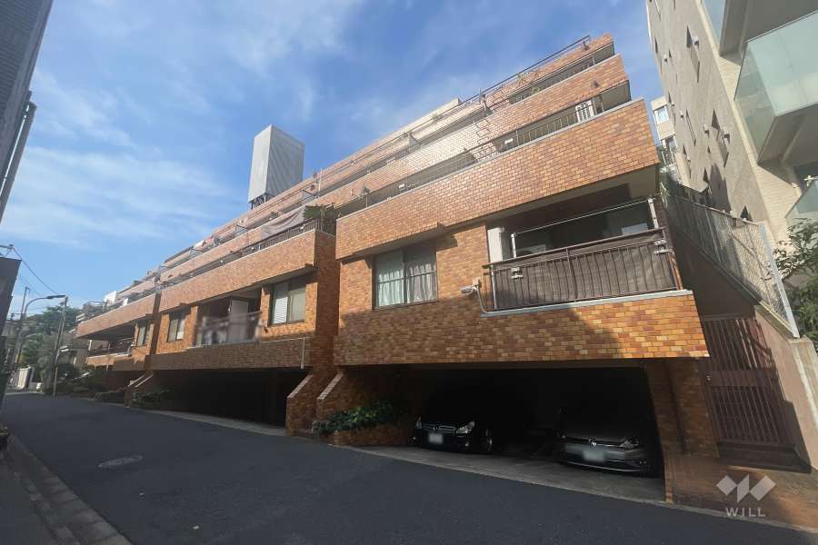 シャンボール南麻布の外観（南東側から）