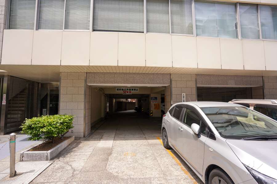 駐車場の出入り口