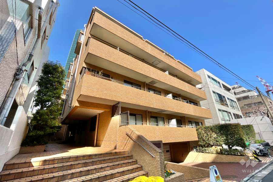 マノア六本木の外観（南西画から）