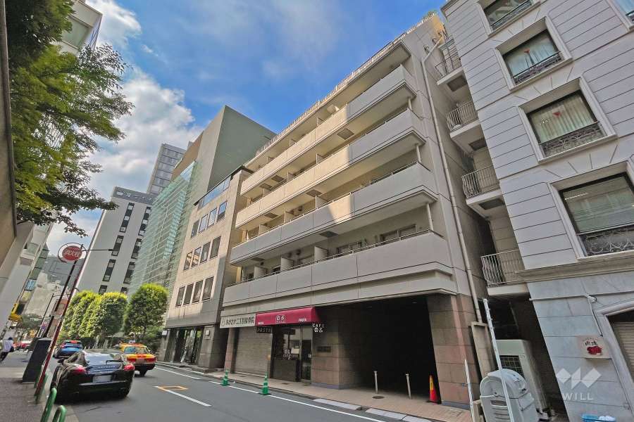 オリエントニュー赤坂の外観（南側から）