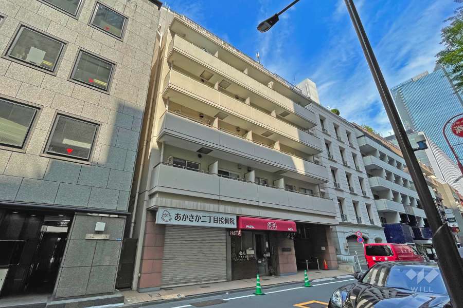 オリエントニュー赤坂の外観（西側から）