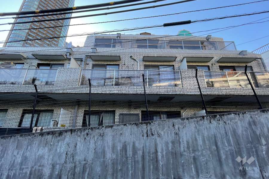 エクレール乃木坂の外観（北側から）