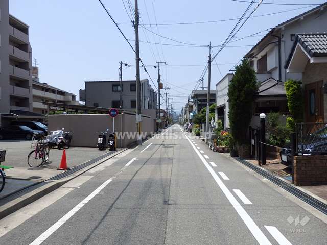 敷地北側の前面道路