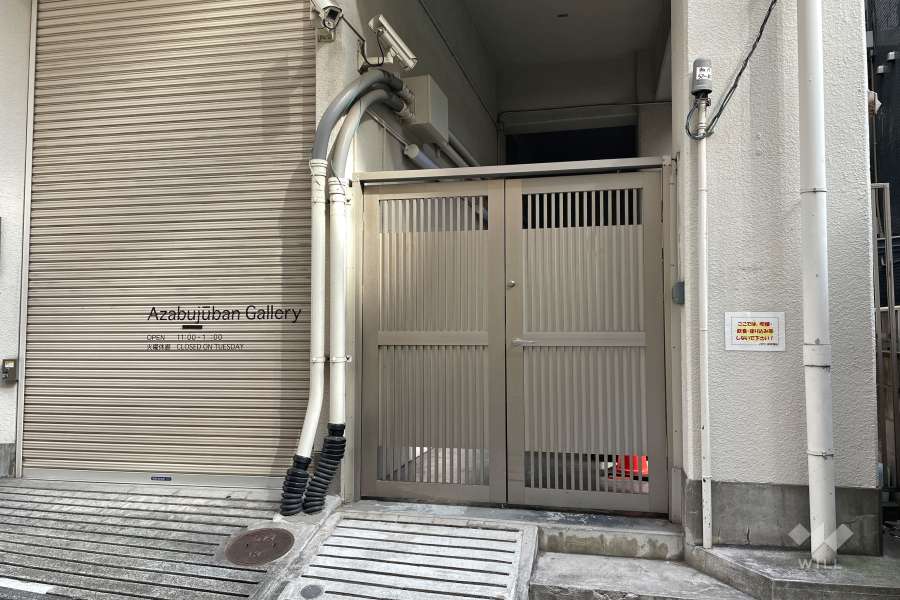 ゴミ置き場出入口