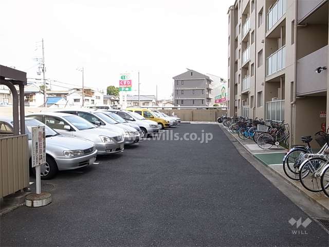 敷地内駐車場（屋外平面式）