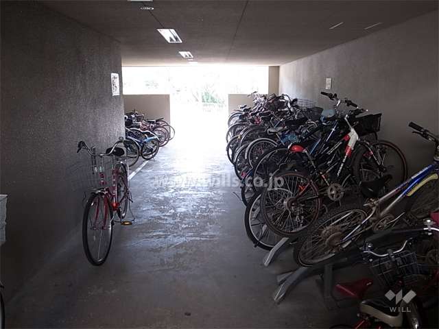 屋内にある駐輪場