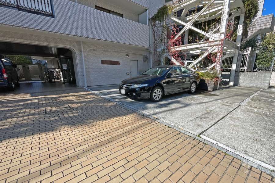 敷地内駐車場（屋外機械式）