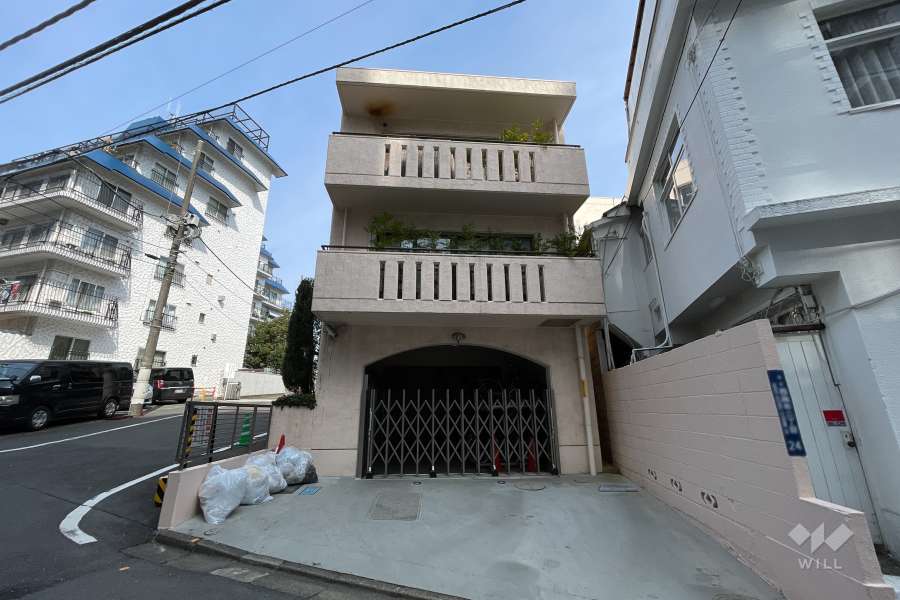 西麻布シティハイツの外観（南東側から）