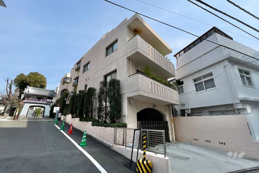 西麻布シティハイツの外観（南側から）