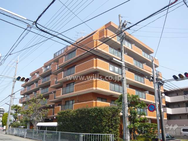 ライオンズマンション東園田の外観（南西から）