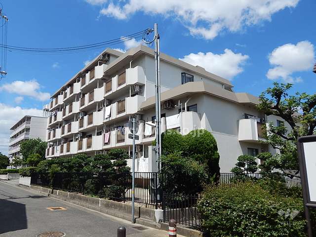 塚口西住宅の外観（南東側から）