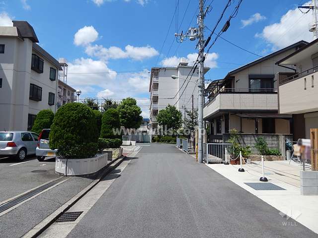 敷地北側の前面道路