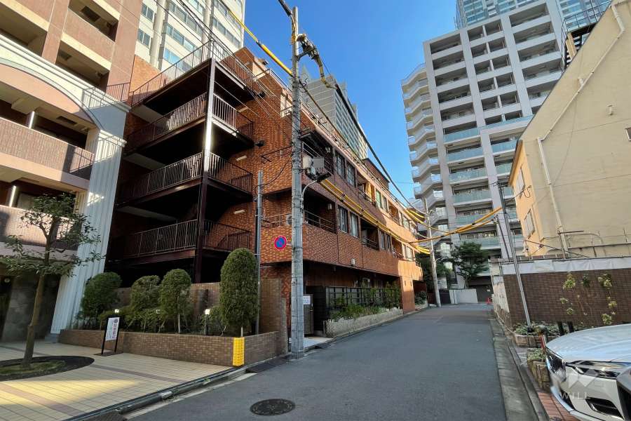 シャルマン赤坂の外観（北西側から）