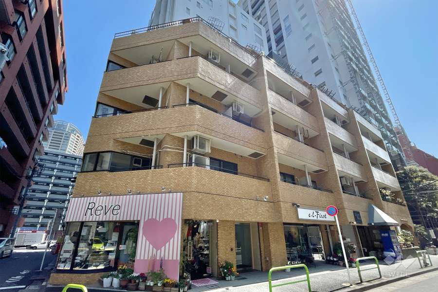 ライオンズマンション麻布コートの外観（北西側から）