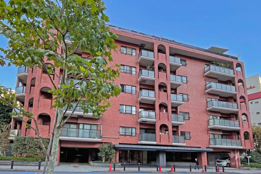 マノー乃木坂の外観（南側から）