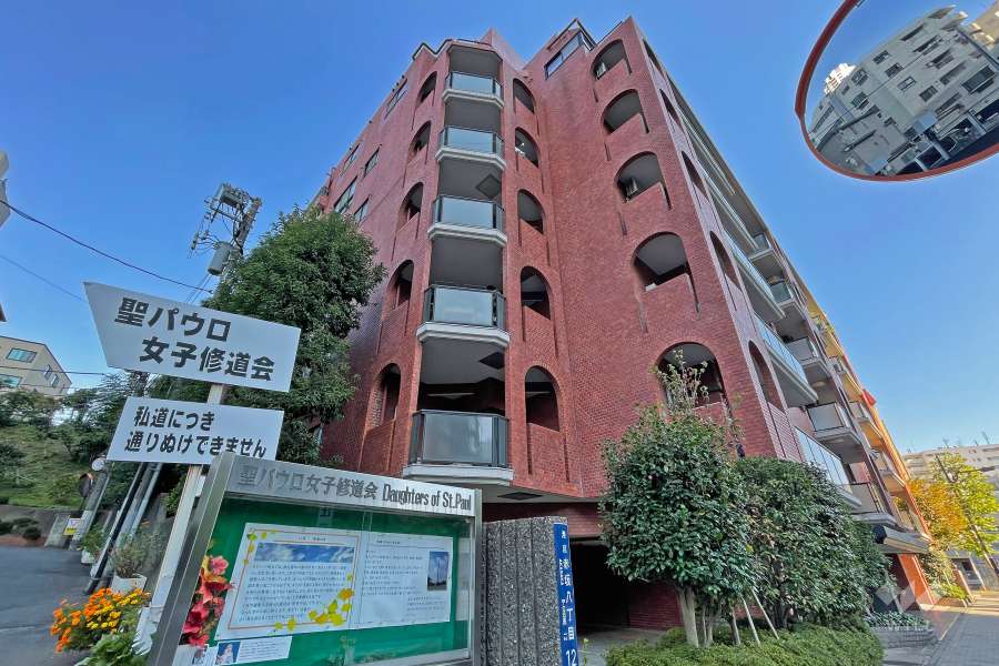 マノー乃木坂の外観（北西側から）