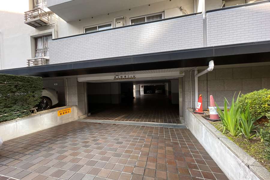 駐車場の出入り口