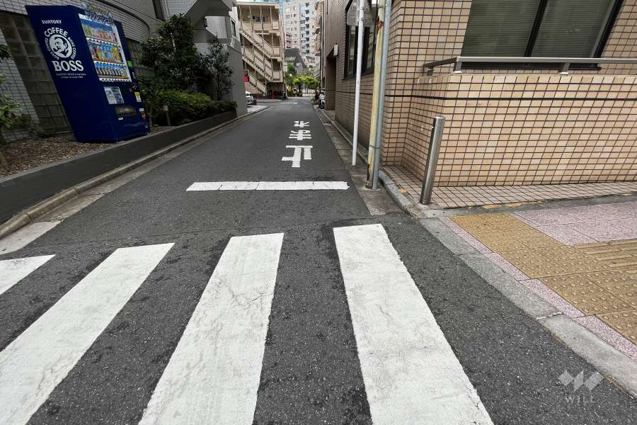 敷地北西側の前面道路