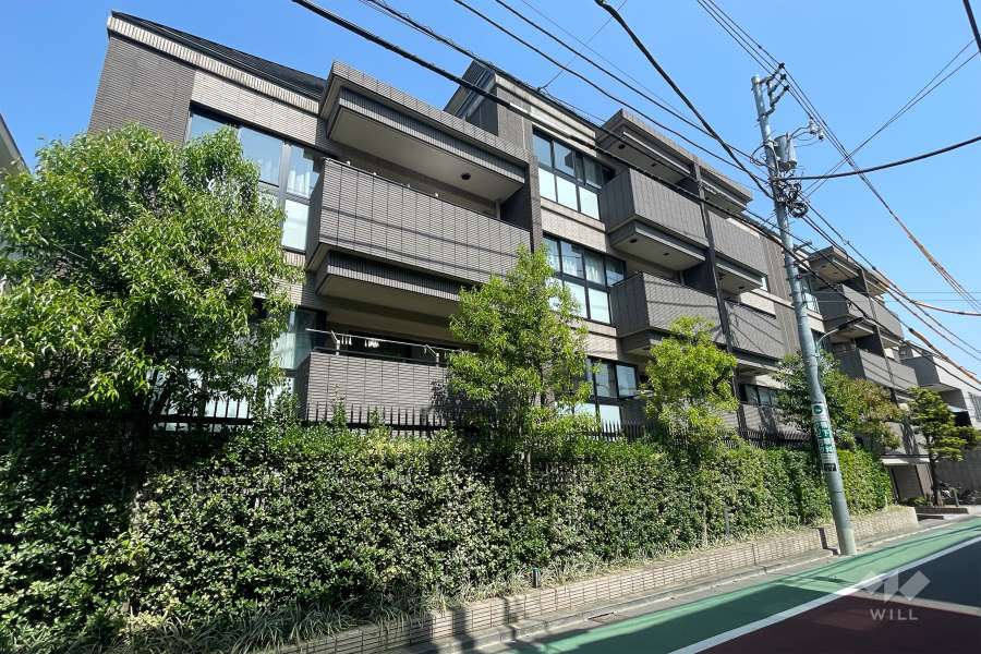 パークナード元麻布の外観（西側から）