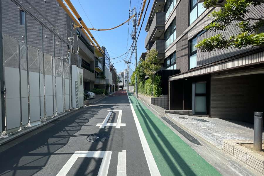 敷地南西側の前面道路