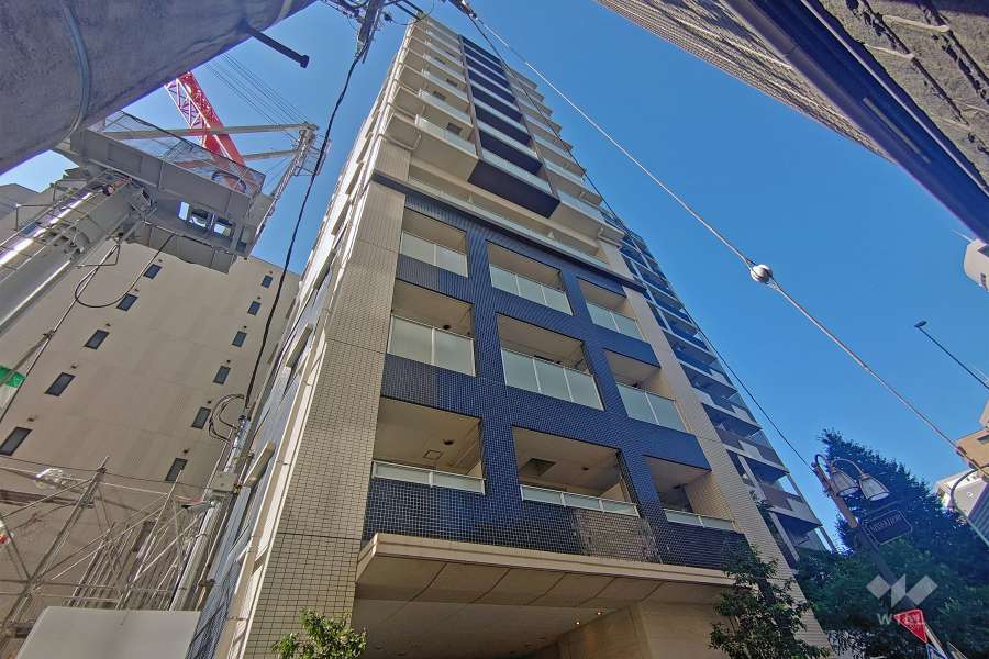 メイクスデザイン南青山の外観（東側から）